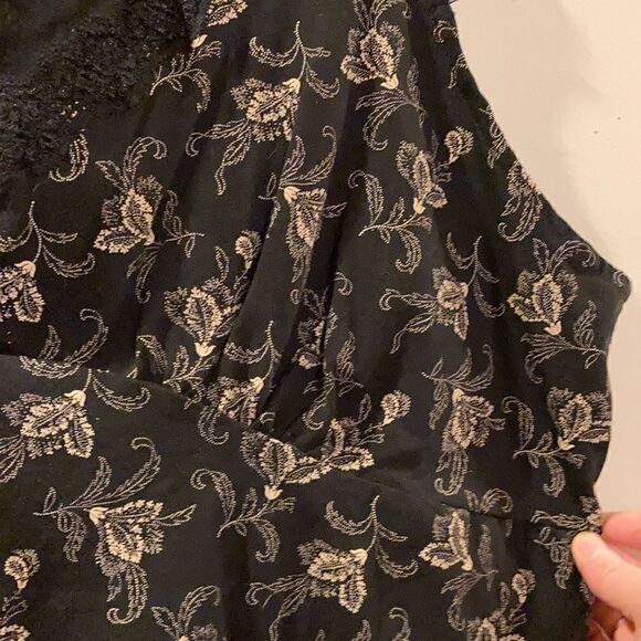 Botanical Print Stretchy Tank Top - Picture 6 of 8